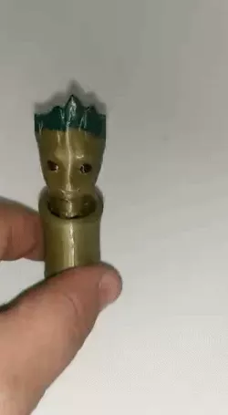 Baby Groot moving head