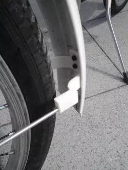 beugeltje voor fiets spatbord