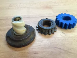 lawn tractor - gear for starter motor