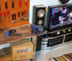 Vise diorama scale garage shaky rc SGS