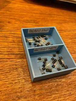 Component box with 2 compartments