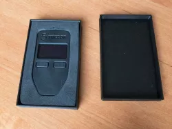 Trezor Wallet box
