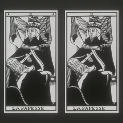 LE PAPESSE TAROT CARD