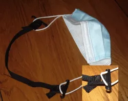 Mask: ear clip and comfort strap for the ears