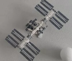 Wall mount for LEGO® International Space Station