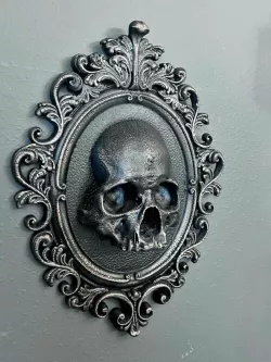 Baroque Frame Skull wall decor