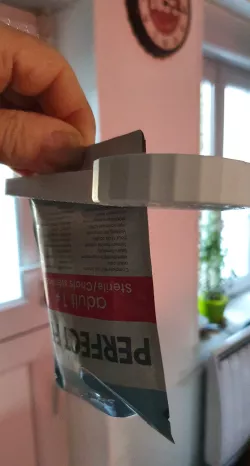 Cat food bag slider