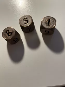 Intransitive dice set