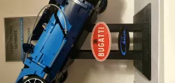 Bugatti Chiron Lego stand + logos