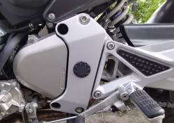 CB 600 F / HORNET 600 2005  SWING ARM AXLE COVER PLUG
