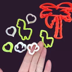 Set of 8 mixed cutters. Flames, Cactus, Hearts and Palm Tree.