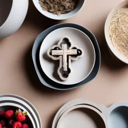 Cookie cutter cross
