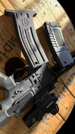 AIRSOFT AEG GBB WALL MOUNT FOR M4