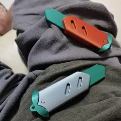 CARROT GRAVITY TOY KNIFE