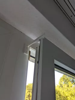 Cat guard/window lock