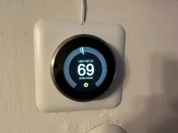 Nest Learning Thermostat (3rd Gen) Wall Plate with Optional Power Wire Slot (Parameterizable)
