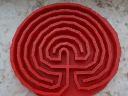 Classical round seven path labyrinth