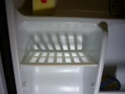 mini-refer cola shelf