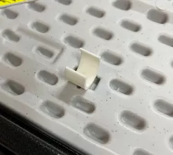 Leg clip for folding table