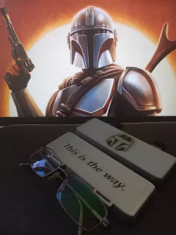 Mandalorian glasses case 