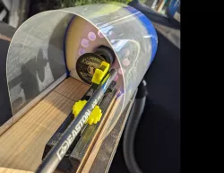 Arrow cutter with suction // Pfeilschneidegerät mit Absaugung