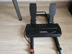Moza SR-P Lite pedals mount Playseat Challenge