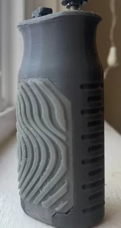 Wavy grip texture for shade vertical foregrip