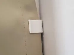 Curtain side clip