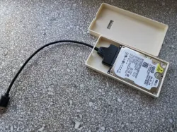 Disk container with an adapter SSD , HDD box