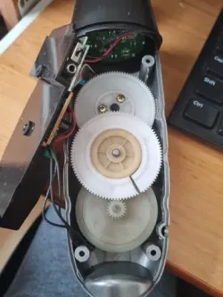 Gear for a flash light