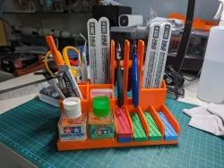 Plamo/Model-Kit Tool Holder