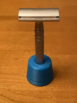 Razor holder