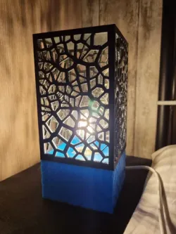 Voronoi Inspired Light