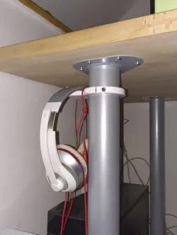 Headphone holder