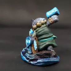Owlkin Shaman Miniature - Pre-Supported