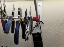 Shelf Support Pliers Holder