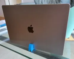 Vertical Macbook Pro Stand (17mm)