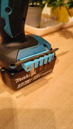Bitholder for Makita Drill