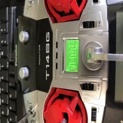 Futaba T14 SG Power button