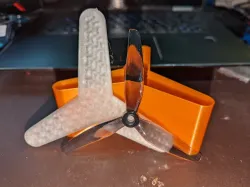 5 inch FPV prop box holds 6