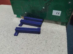 Extension card holder for storing PCI/EISA/ISA/Gio32/SBUS Cards