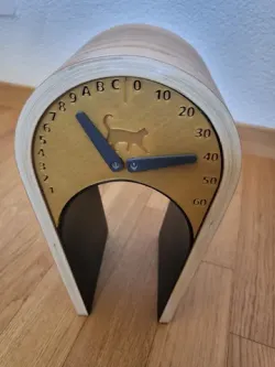 Analogue Clock with two servo-controlled clock hands