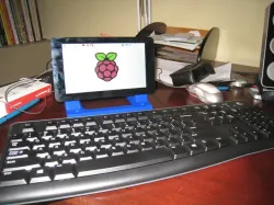 Raspberry Pi 7" Display Stand