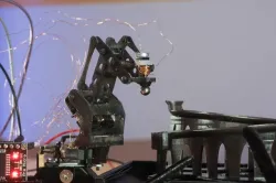 small robot arm with ball race