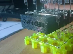 LED-Cube vertical soldering help