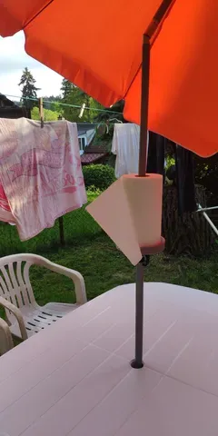 Držák kuchyňských útěrek na deštník