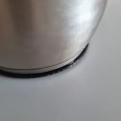 Pad under the pot