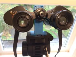 Binocular clamp for Vanguard tripod