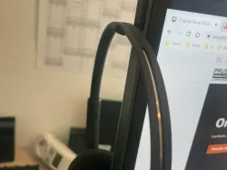 Quick&Dirty headset holder for monitor
