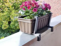 Storm-proven flower box balcony holder